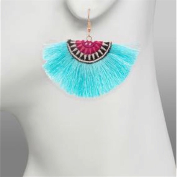 Stella & Ruby Fan Out Earrings - Picture 4 of 4